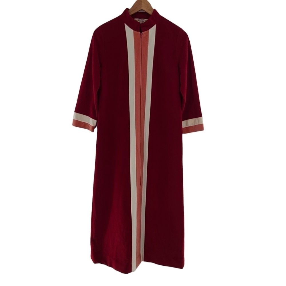Vanity Fair 1970s Womens Sz 8 Cushy Velour Long Front Zip Robe Maroon Vintage